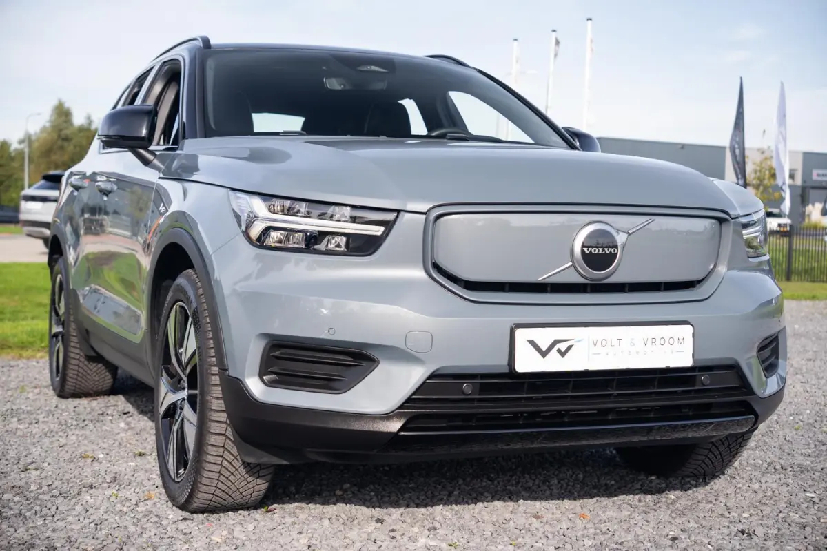 R-Design 70kWh|Org NL NAP|1 Eig|LED|CarPlay|DAB|Leder/Alcantara|Camera|All-Season|Thunder Grey|Isofix|Dealer Onderhouden