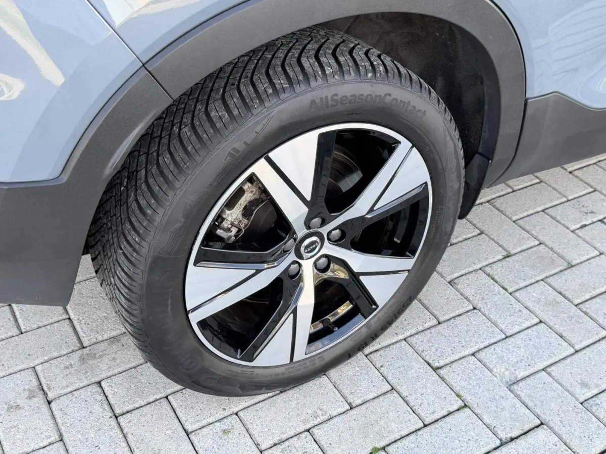 R-Design 70kWh|Org NL NAP|1 Eig|LED|CarPlay|DAB|Leder/Alcantara|Camera|All-Season|Thunder Grey|Isofix|Dealer Onderhouden