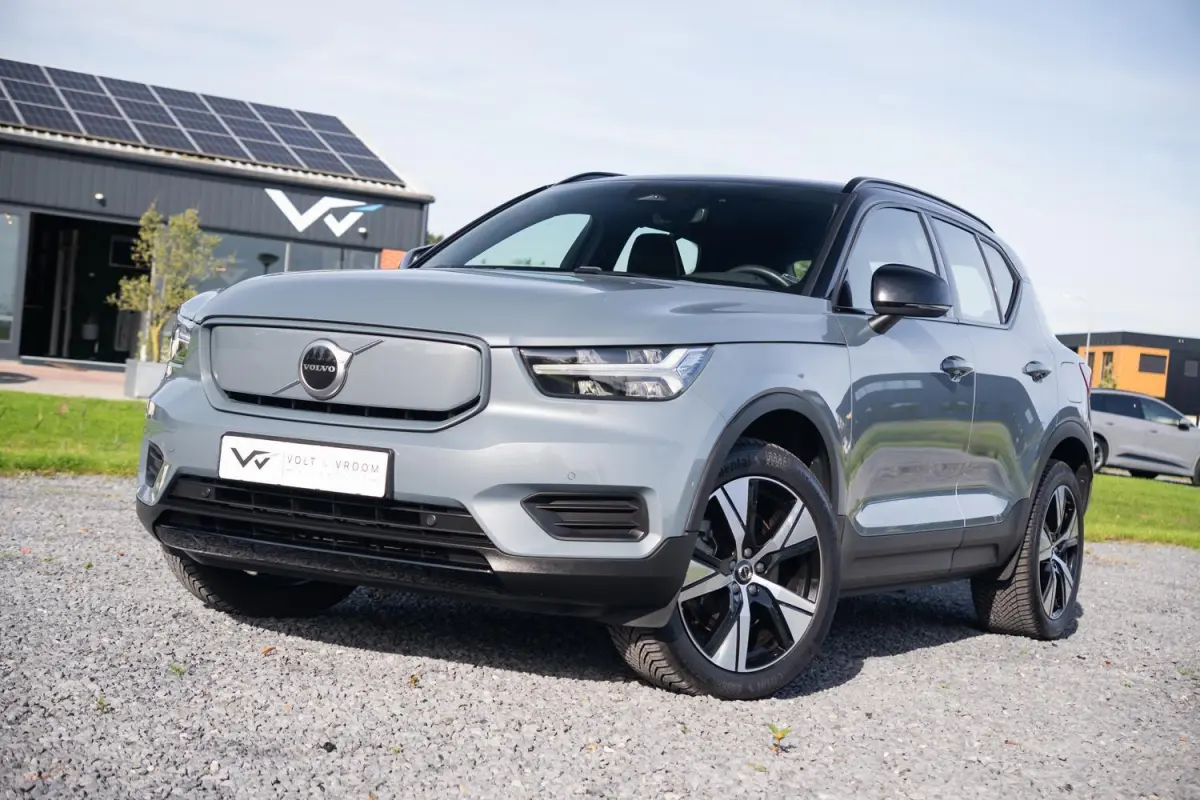 R-Design 70kWh|Org NL NAP|1 Eig|LED|CarPlay|DAB|Leder/Alcantara|Camera|All-Season|Thunder Grey|Isofix|Dealer Onderhouden