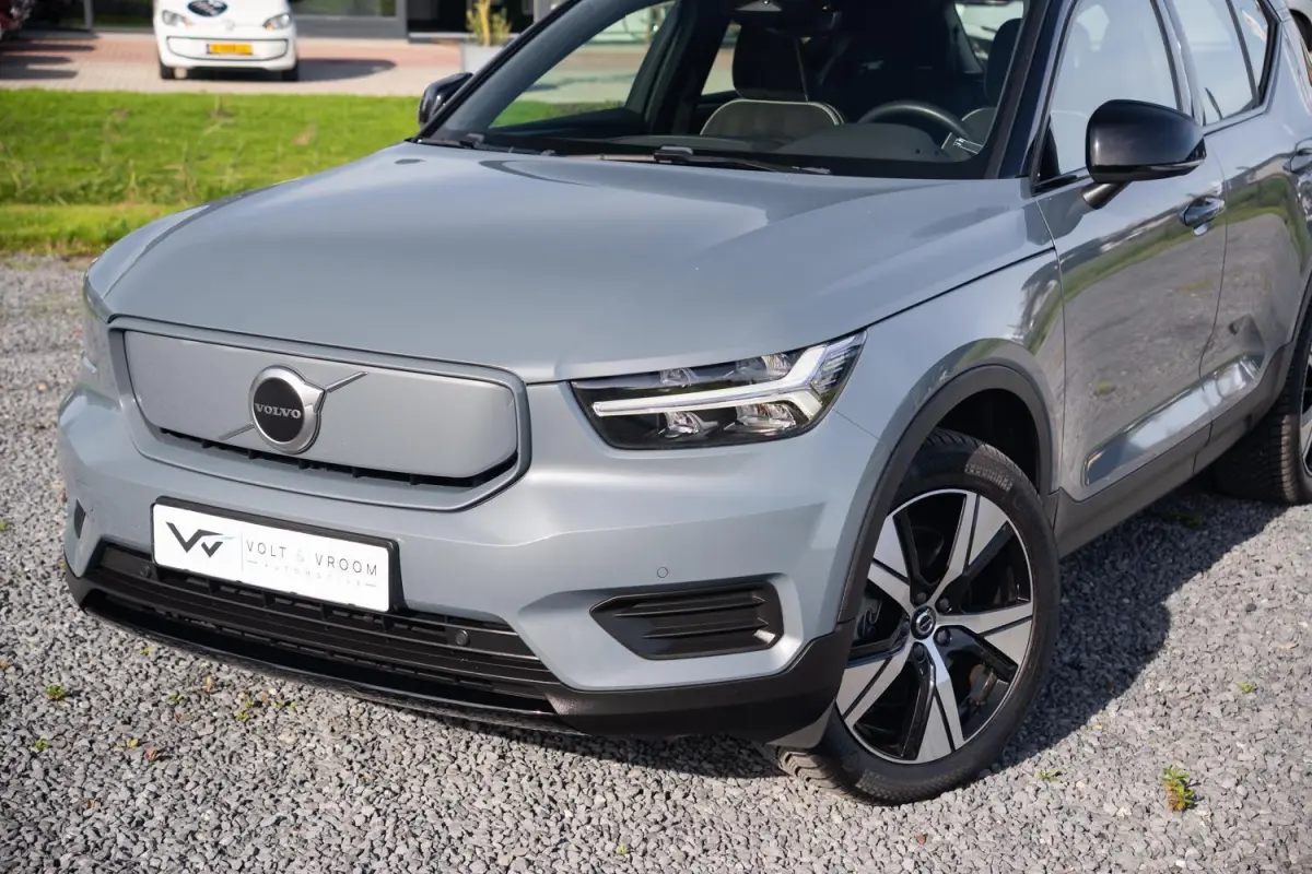 R-Design 70kWh|Org NL NAP|1 Eig|LED|CarPlay|DAB|Leder/Alcantara|Camera|All-Season|Thunder Grey|Isofix|Dealer Onderhouden