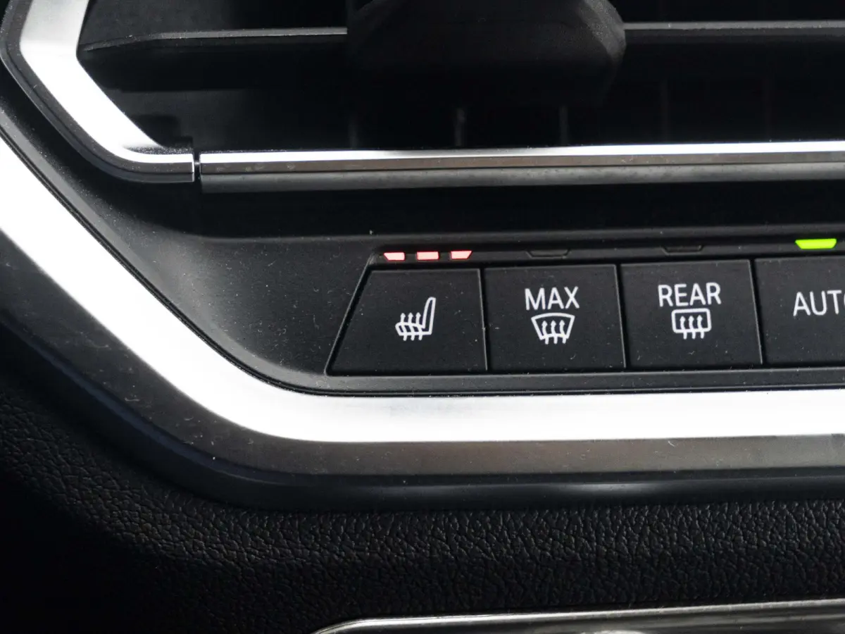 320i | M Sport | Business Edition | 19 inch | Cruise Control | Sportstoelen | Stoelverwarming | HIFI
