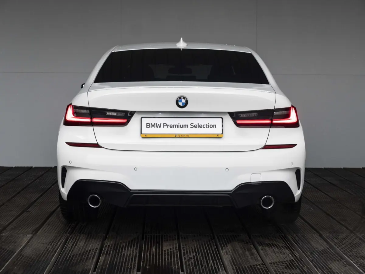 320i | M Sport | Business Edition | 19 inch | Cruise Control | Sportstoelen | Stoelverwarming | HIFI