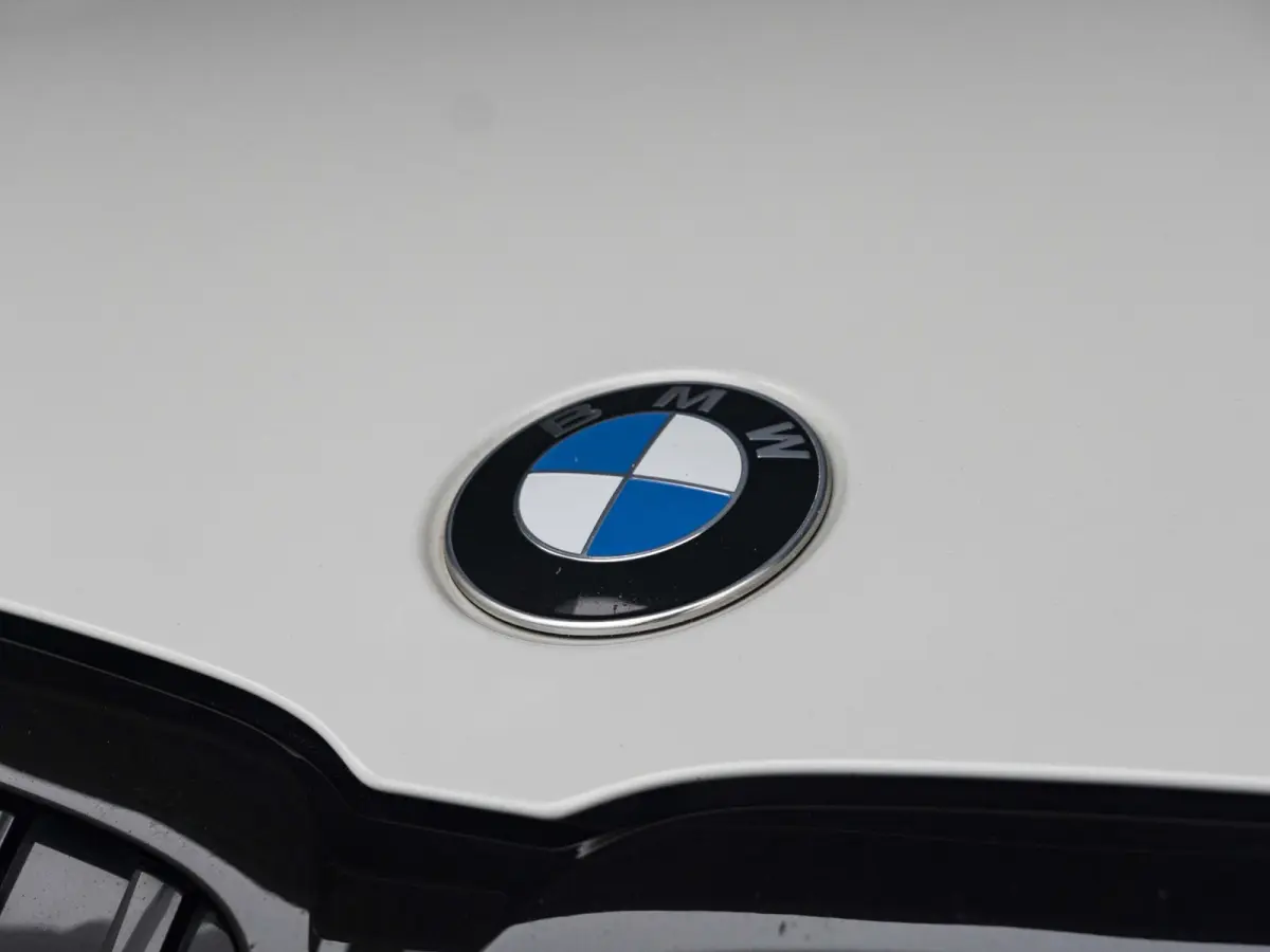 320i | M Sport | Business Edition | 19 inch | Cruise Control | Sportstoelen | Stoelverwarming | HIFI