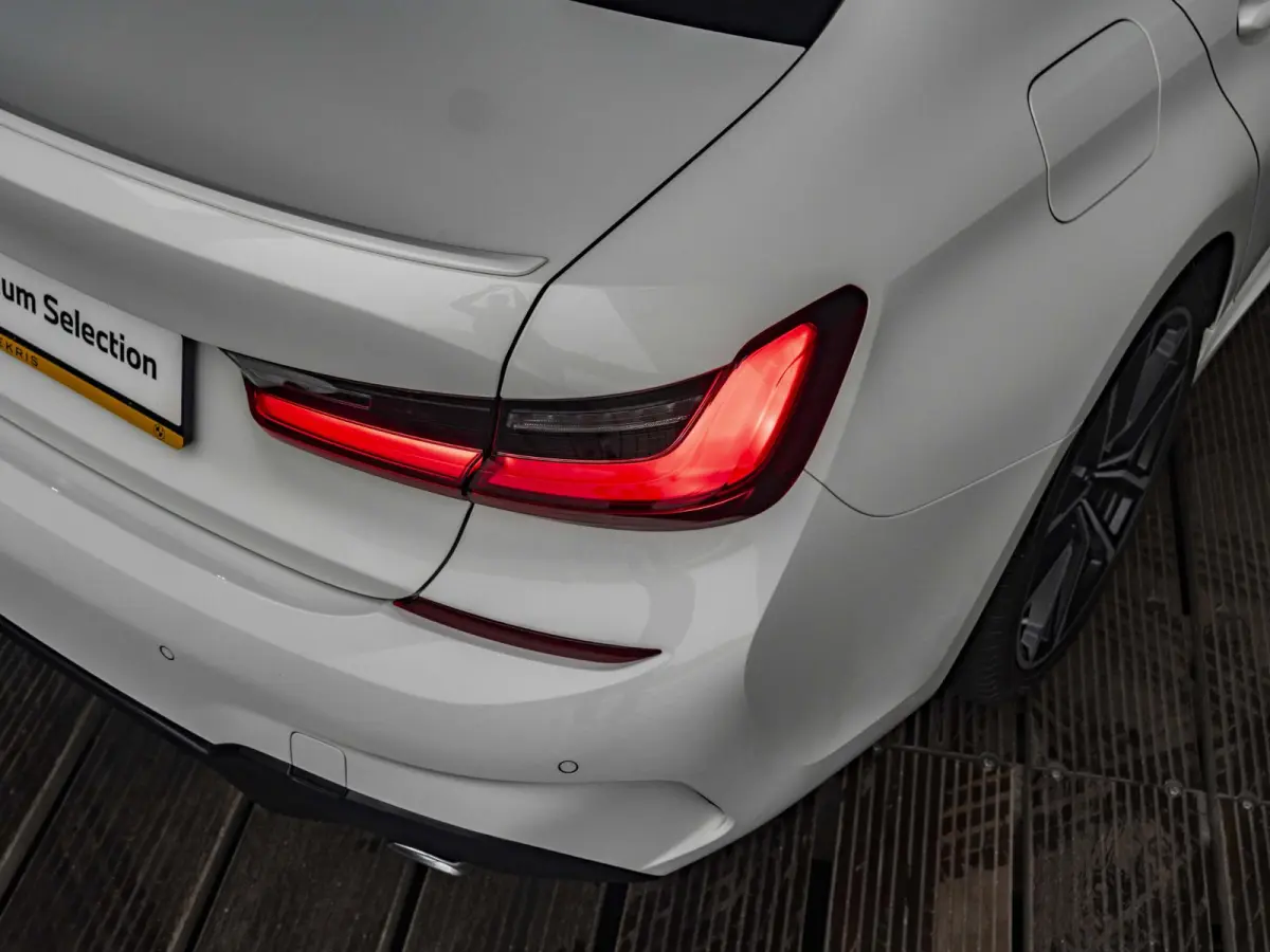 320i | M Sport | Business Edition | 19 inch | Cruise Control | Sportstoelen | Stoelverwarming | HIFI