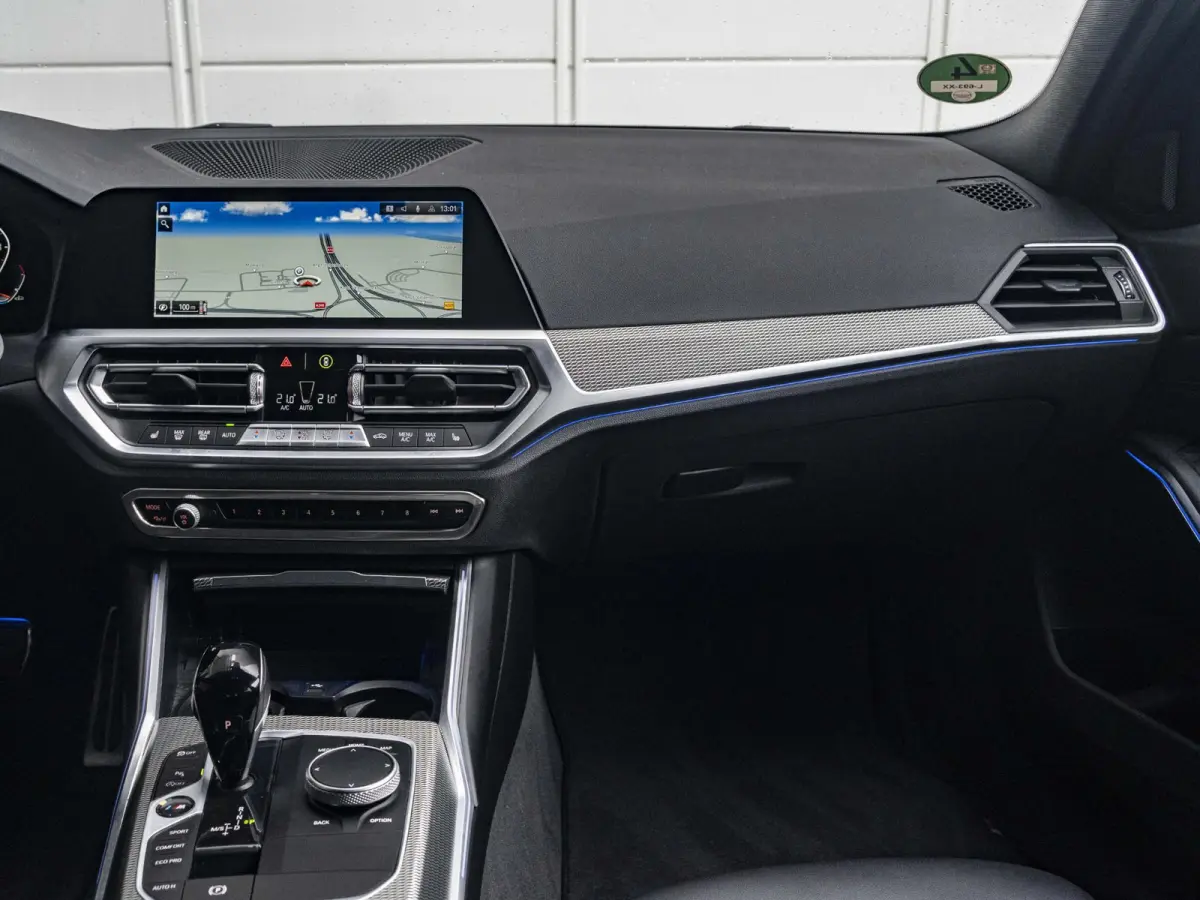320i | M Sport | Business Edition | 19 inch | Cruise Control | Sportstoelen | Stoelverwarming | HIFI