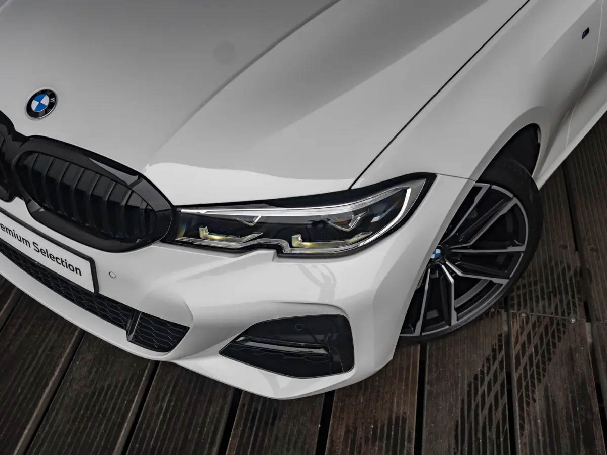 320i | M Sport | Business Edition | 19 inch | Cruise Control | Sportstoelen | Stoelverwarming | HIFI