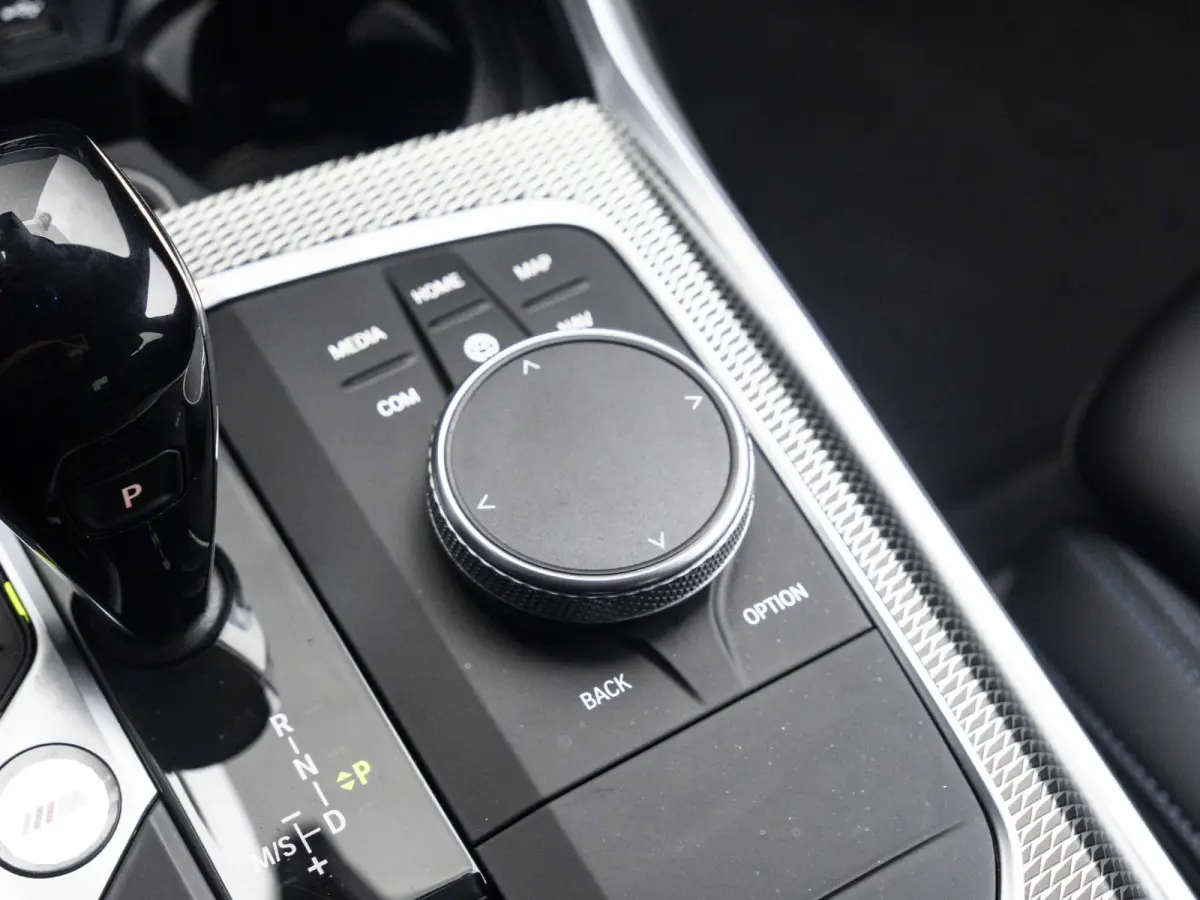320i | M Sport | Business Edition | 19 inch | Cruise Control | Sportstoelen | Stoelverwarming | HIFI