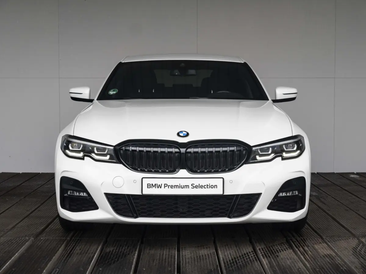 320i | M Sport | Business Edition | 19 inch | Cruise Control | Sportstoelen | Stoelverwarming | HIFI