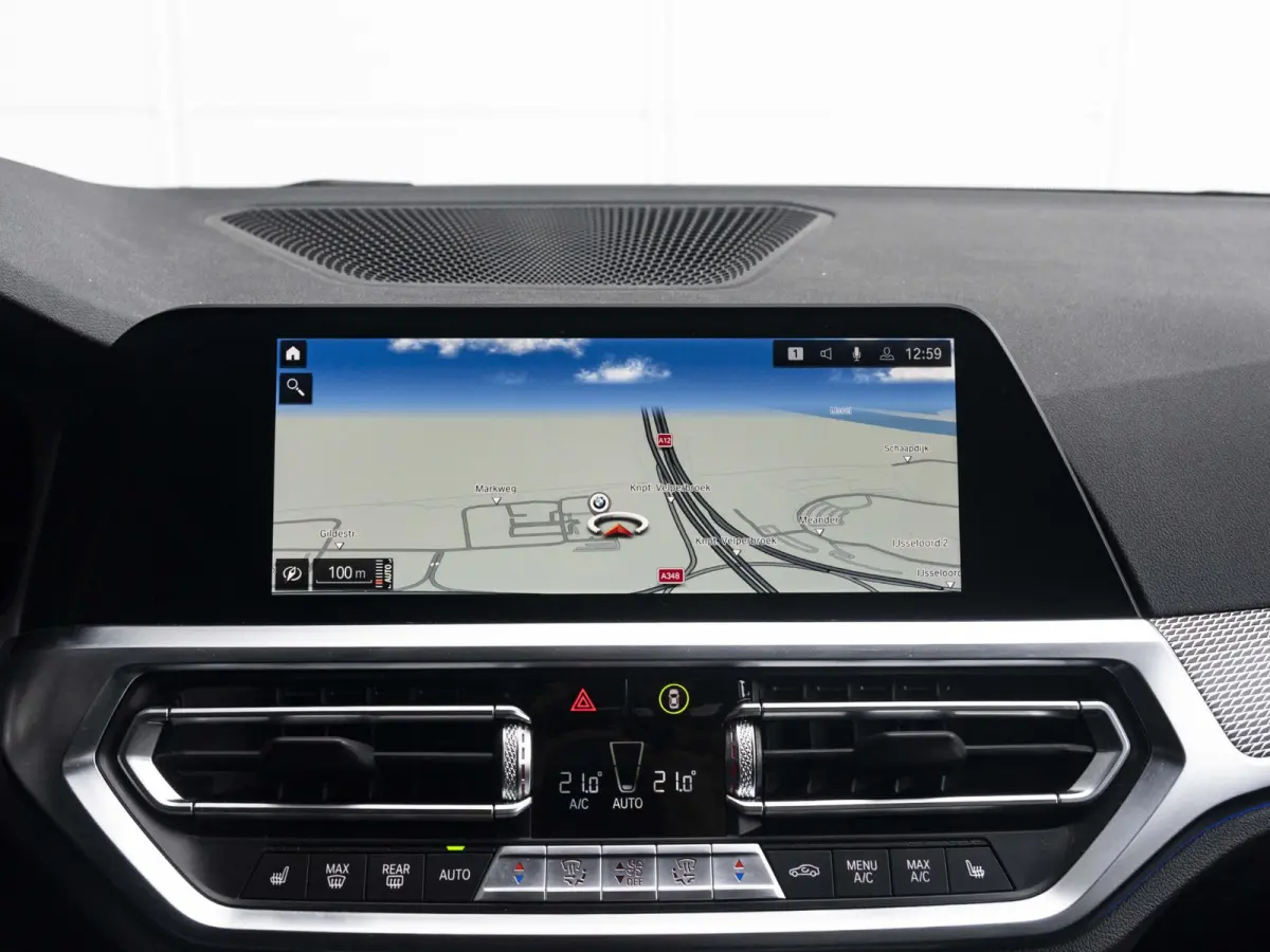 320i | M Sport | Business Edition | 19 inch | Cruise Control | Sportstoelen | Stoelverwarming | HIFI