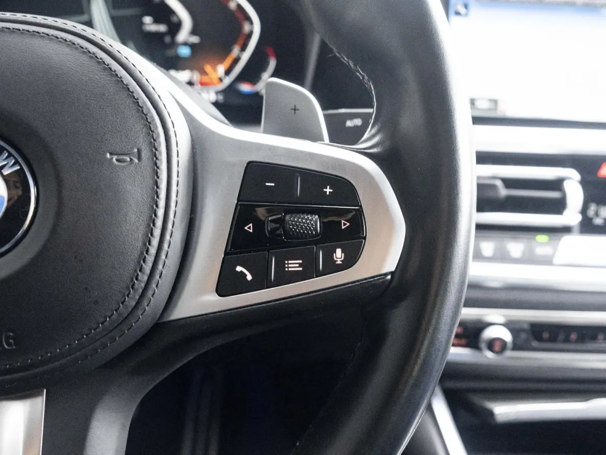 320i | M Sport | Business Edition | 19 inch | Cruise Control | Sportstoelen | Stoelverwarming | HIFI