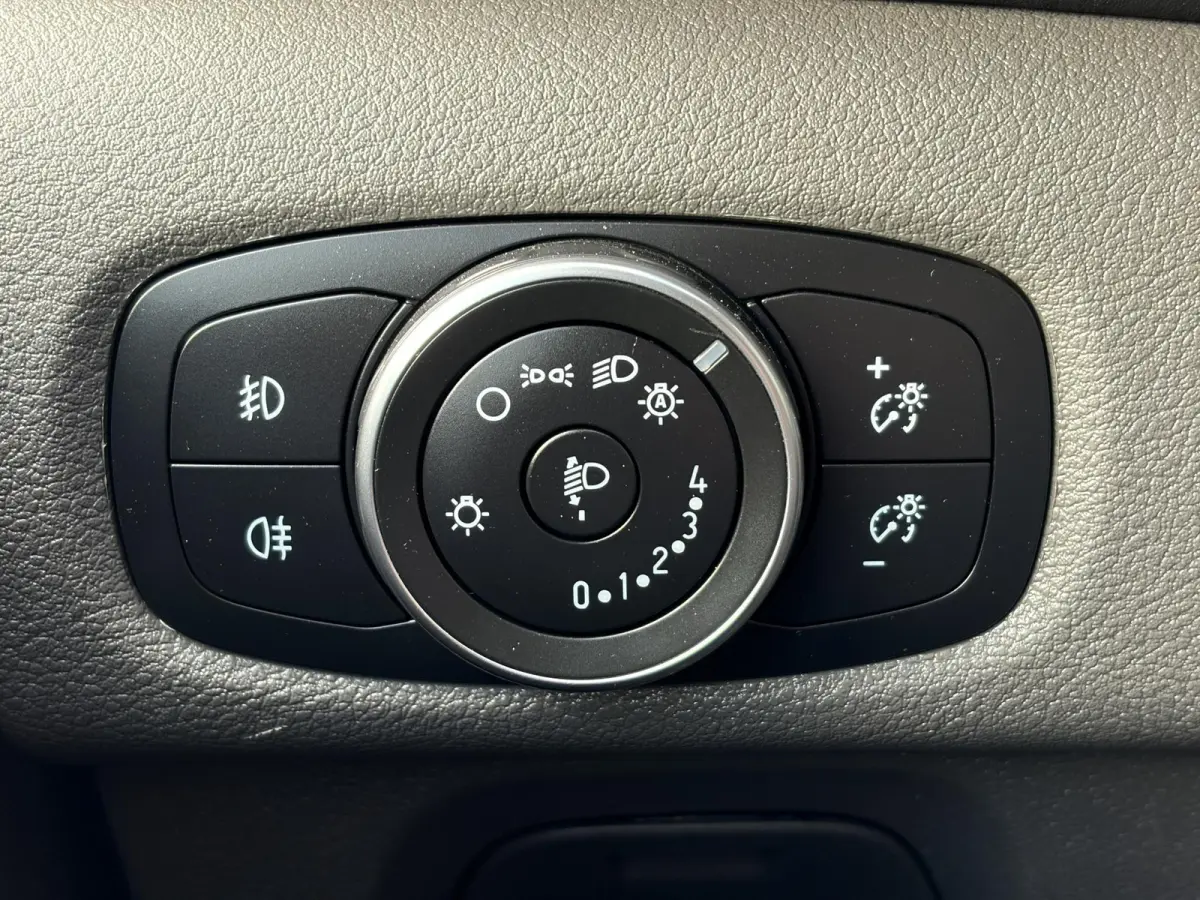 280 2.0 TDCI L1H1*HAAK*A/C*CRUISE*CAM*D-RIEM VV*