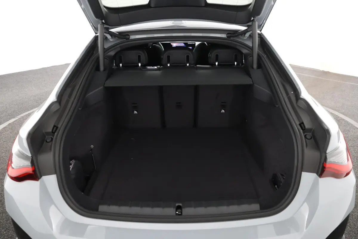 420i M Sport | Comfort Pack | schuif-/kanteldak | Showroom Selection