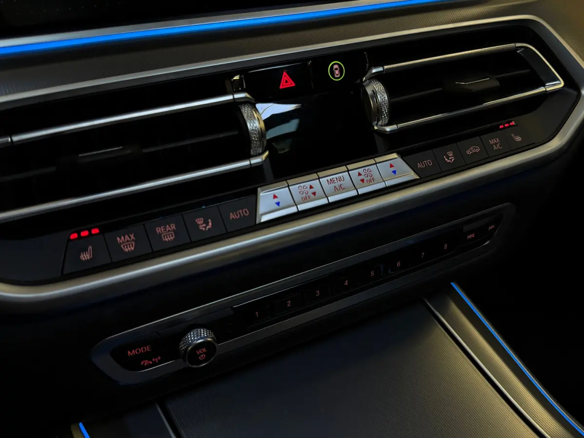 XDrive45e High Executive M-SPORT|PANO|HuD|360CAMERA|LASER|LUCHTVERING|KEYLESS|TREKHAAK|AUTOPILOT|DEALER ONDERHOUDEN|VOL!