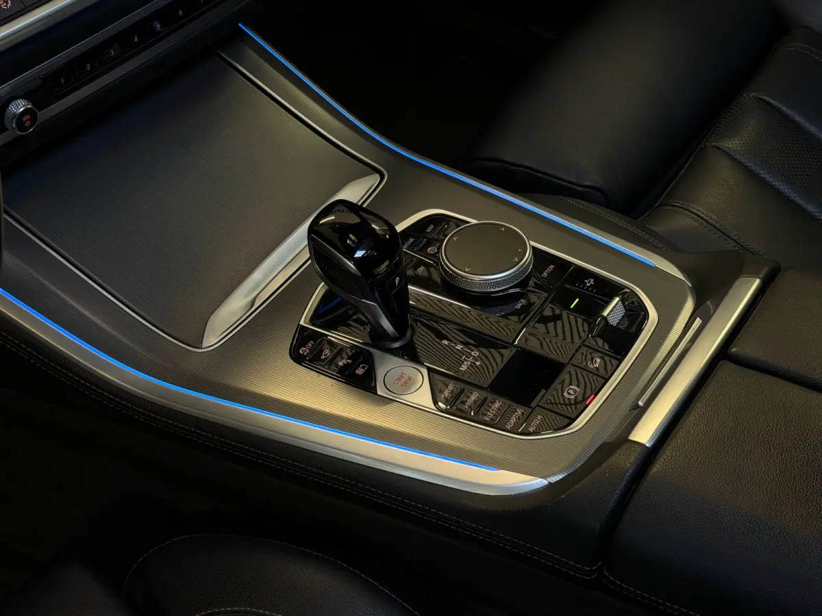 XDrive45e High Executive M-SPORT|PANO|HuD|360CAMERA|LASER|LUCHTVERING|KEYLESS|TREKHAAK|AUTOPILOT|DEALER ONDERHOUDEN|VOL!
