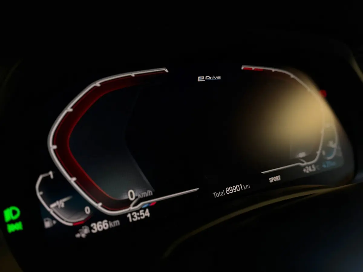 XDrive45e High Executive M-SPORT|PANO|HuD|360CAMERA|LASER|LUCHTVERING|KEYLESS|TREKHAAK|AUTOPILOT|DEALER ONDERHOUDEN|VOL!