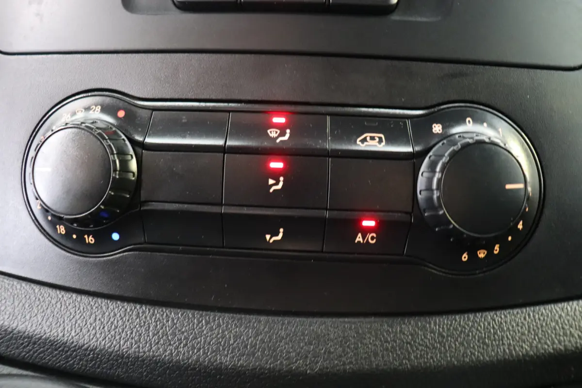 110 CDI XL EURO 6 - Airco - Start/Stop -  € 15.900,- Excl