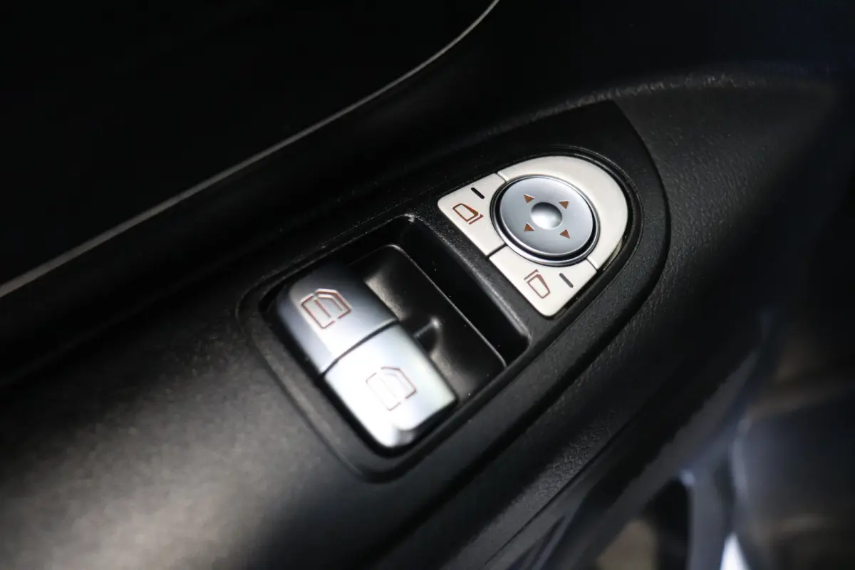 110 CDI XL EURO 6 - Airco - Start/Stop -  € 15.900,- Excl