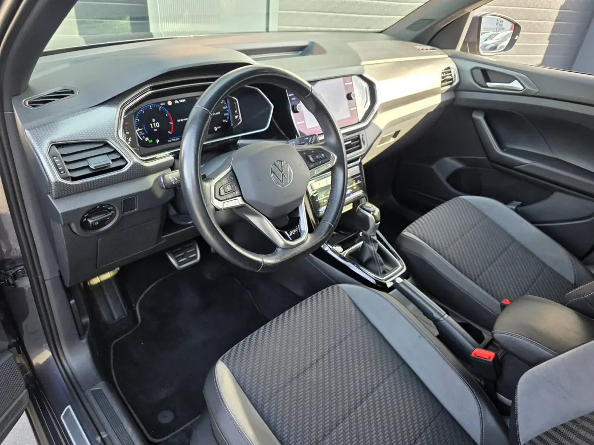1.0 TSI R-Line | CAMERA | ADAPTIVE | CARPLAY | CLIMA | 18 INCH | KEYLESS