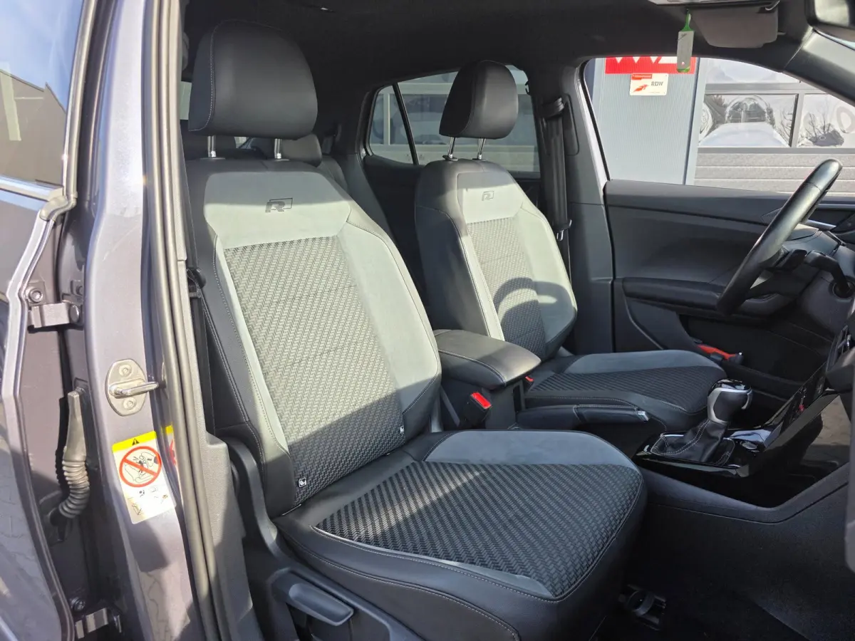 1.0 TSI R-Line | CAMERA | ADAPTIVE | CARPLAY | CLIMA | 18 INCH | KEYLESS