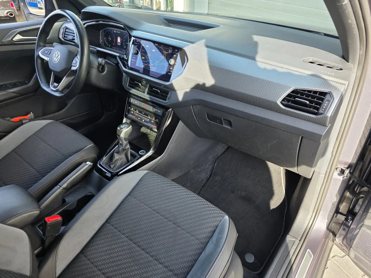 1.0 TSI R-Line | CAMERA | ADAPTIVE | CARPLAY | CLIMA | 18 INCH | KEYLESS