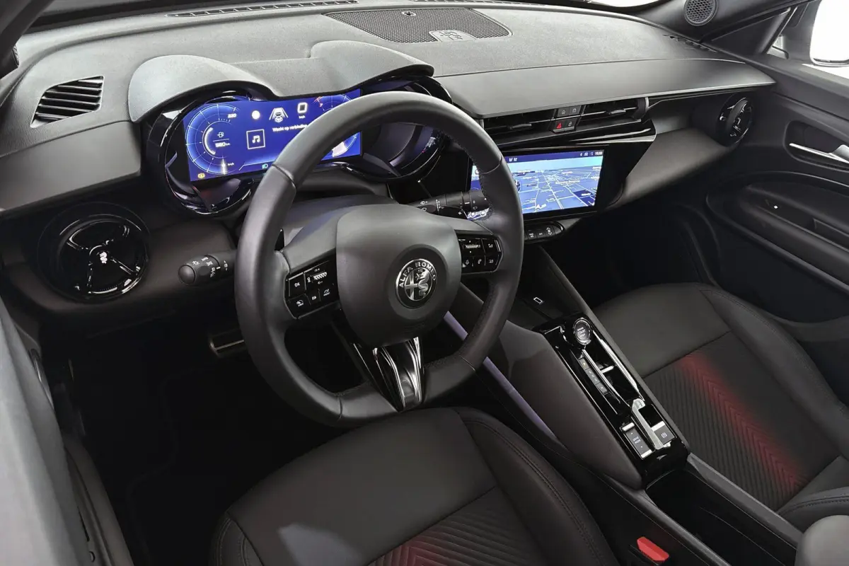 1.2 Turbo Hybrid Ibrida Speciale Pack Techno Stoelverwarming Camera