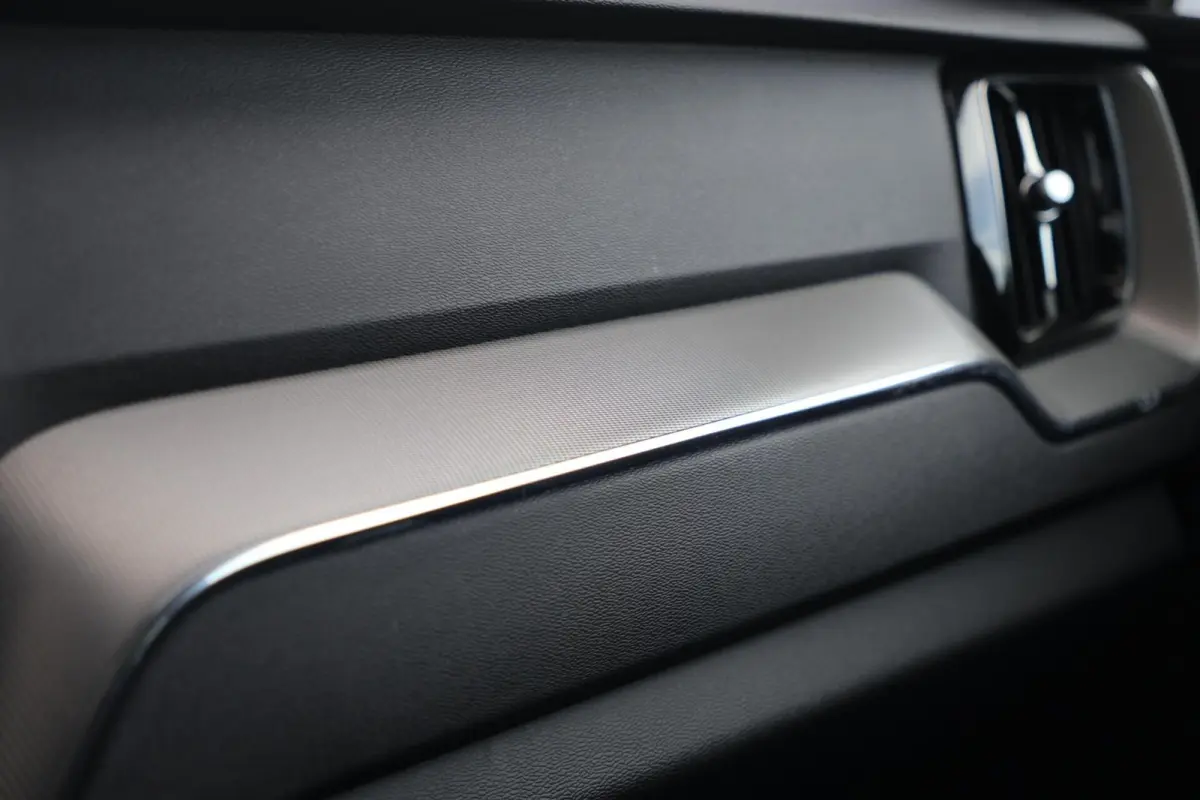 B5 R-Design | Stoelverwarming | Trekhaak | 360° Camera | Panoramadak | Pilot Assist | Memory Seats | Glossy Black | Keyless