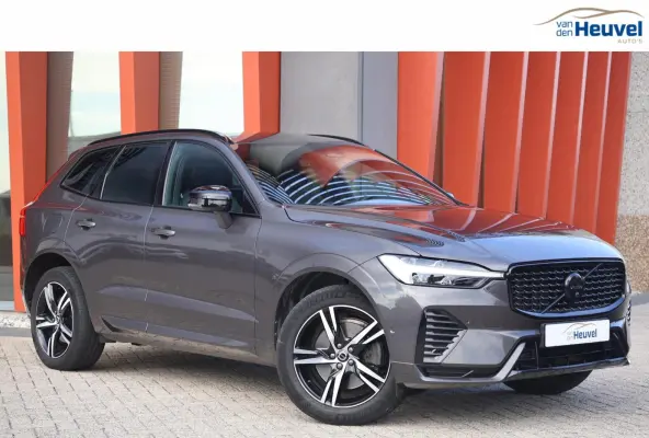 B5 R-Design | Stoelverwarming | Trekhaak | 360° Camera | Panoramadak | Pilot Assist | Memory Seats | Glossy Black | Keyless