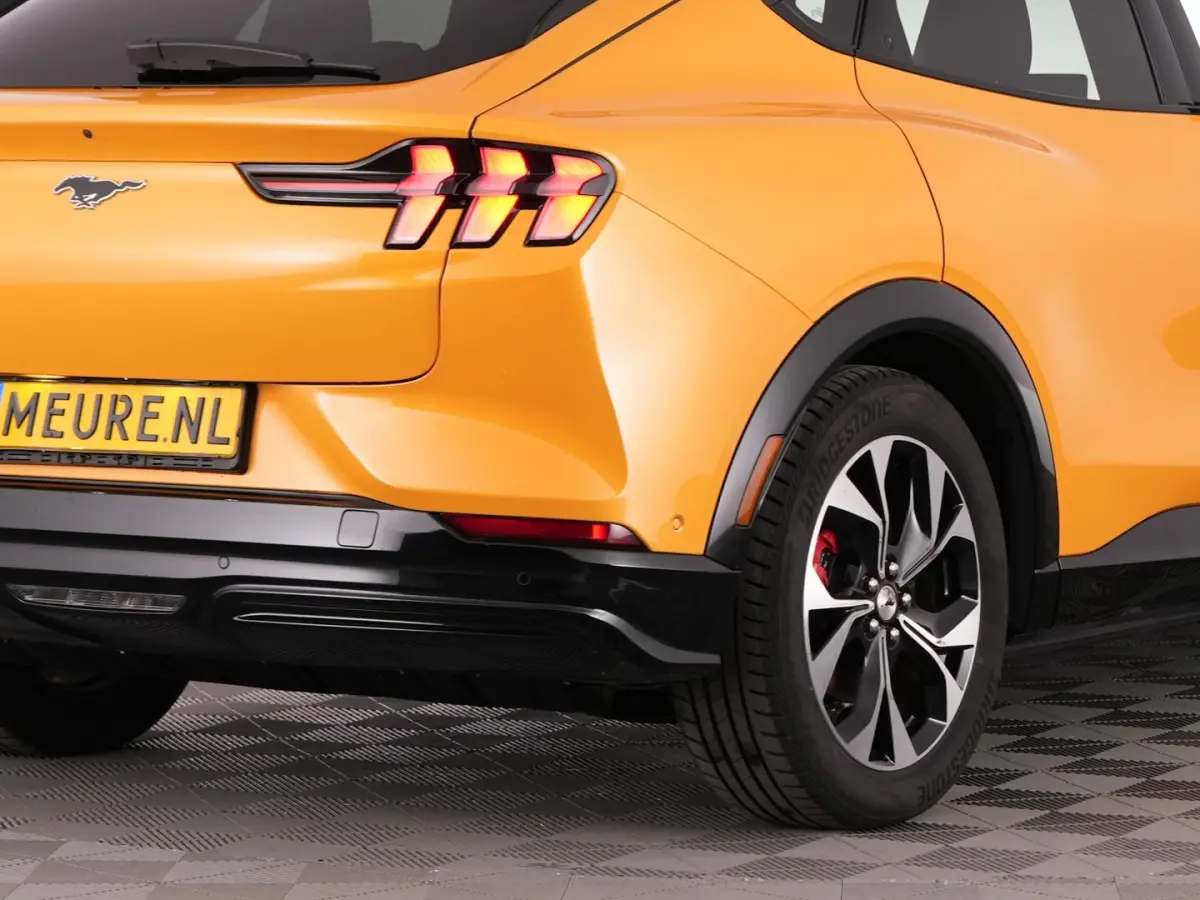Extended Premium AWD 98 kWh | PANORAMADAK | B&O | EL. STOELEN | LEDER | Full LED | SOH: 95% | !