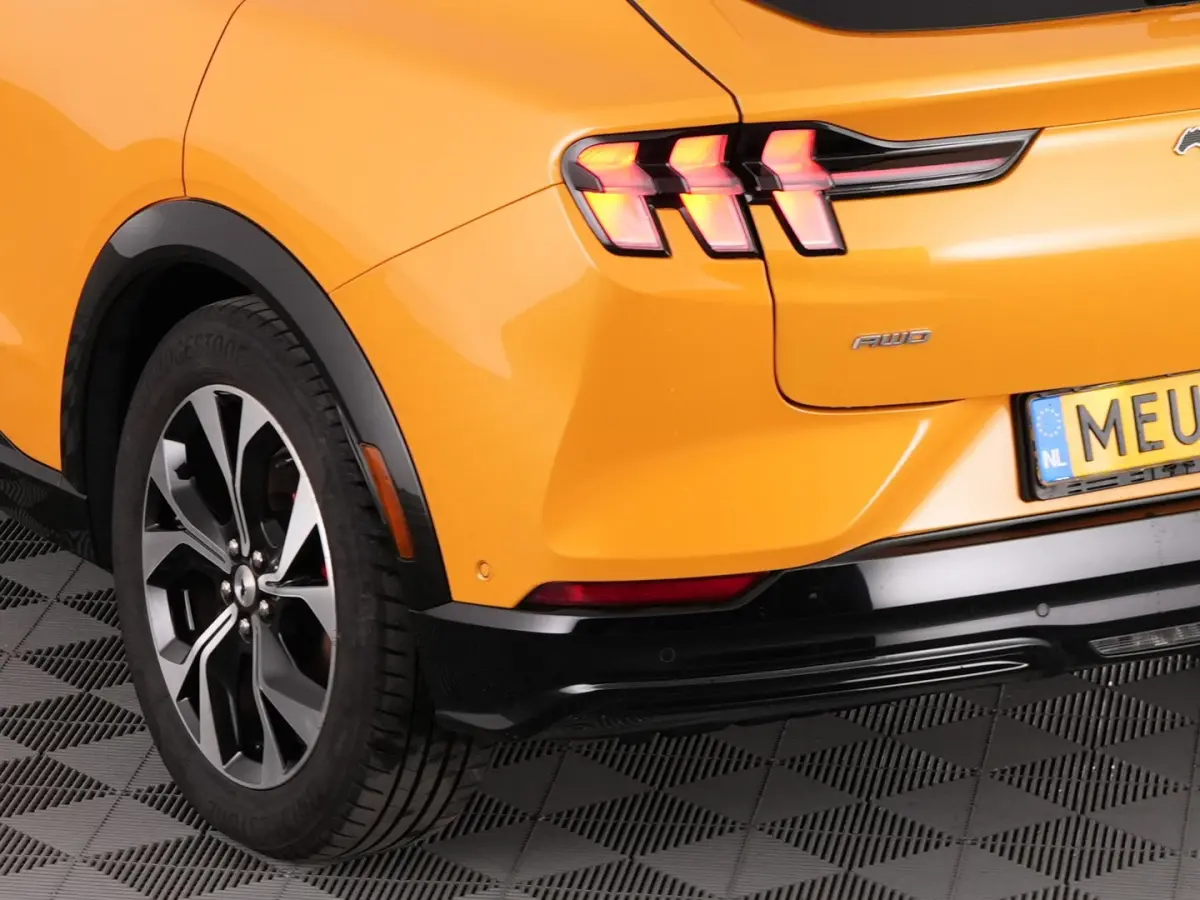 Extended Premium AWD 98 kWh | PANORAMADAK | B&O | EL. STOELEN | LEDER | Full LED | SOH: 95% | !