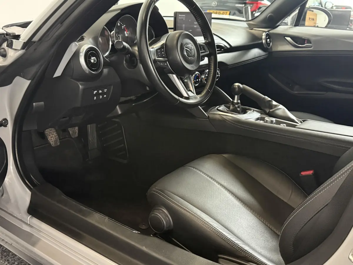 1.5 SkyActiv-G 132 Exclusive | DIFFUSOR | SPORTUITLAAT | LEDER | CAMERA | BOSE