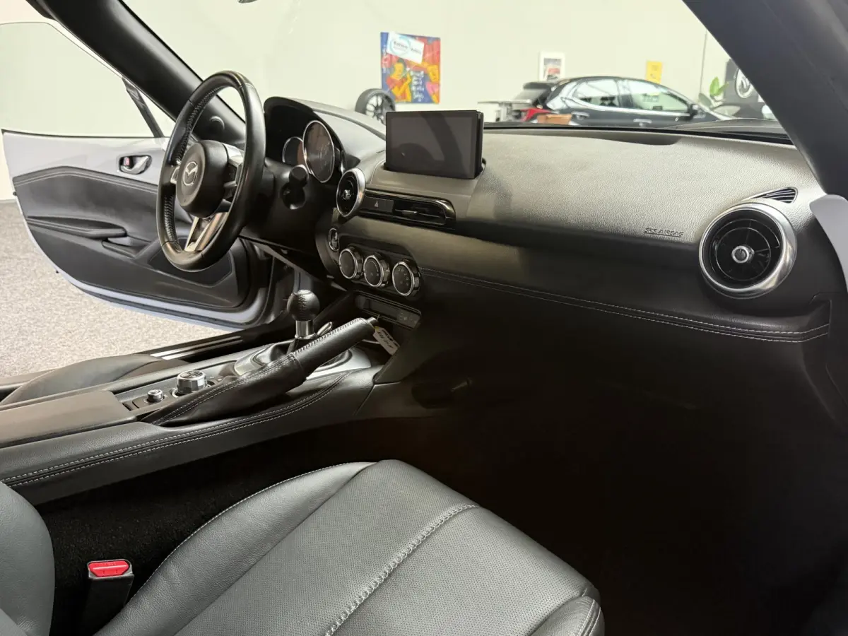 1.5 SkyActiv-G 132 Exclusive | DIFFUSOR | SPORTUITLAAT | LEDER | CAMERA | BOSE