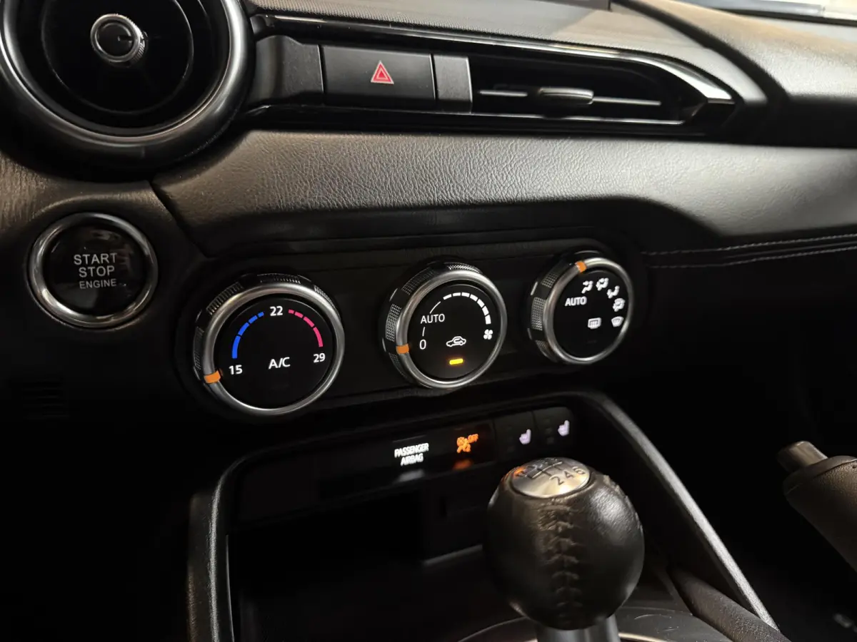 1.5 SkyActiv-G 132 Exclusive | DIFFUSOR | SPORTUITLAAT | LEDER | CAMERA | BOSE