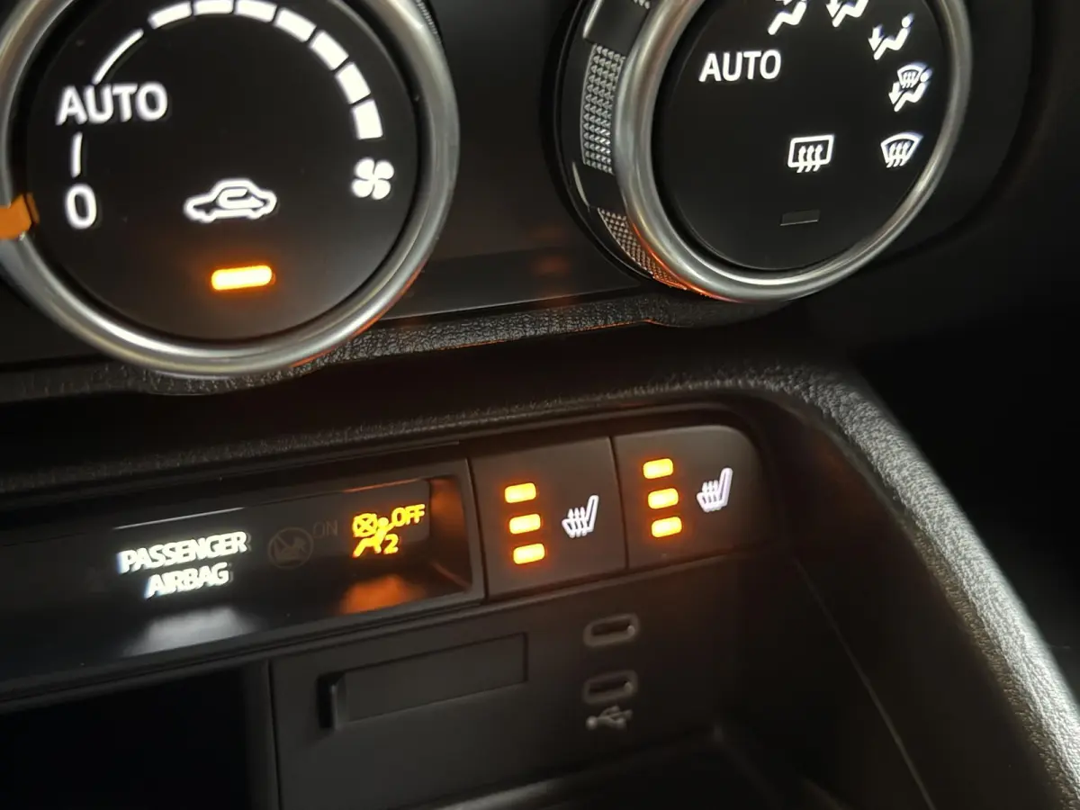 1.5 SkyActiv-G 132 Exclusive | DIFFUSOR | SPORTUITLAAT | LEDER | CAMERA | BOSE