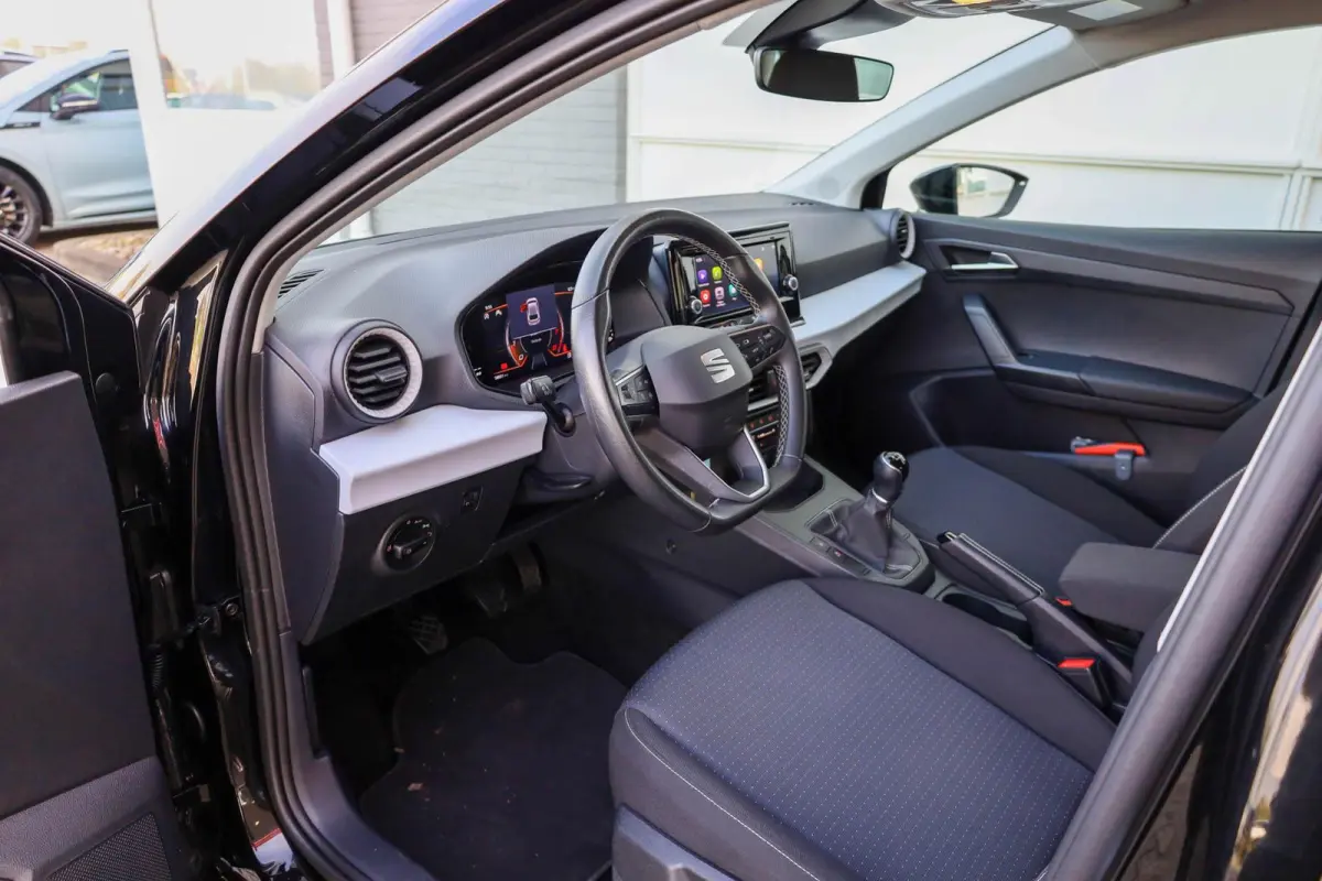 1.0 EcoTSI 95pk Style | Parkeersensor | All-Season Banden | Apple Carplay/Android Auto