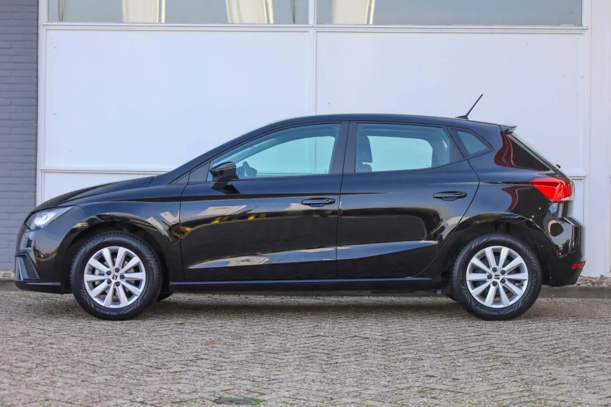 1.0 EcoTSI 95pk Style | Parkeersensor | All-Season Banden | Apple Carplay/Android Auto