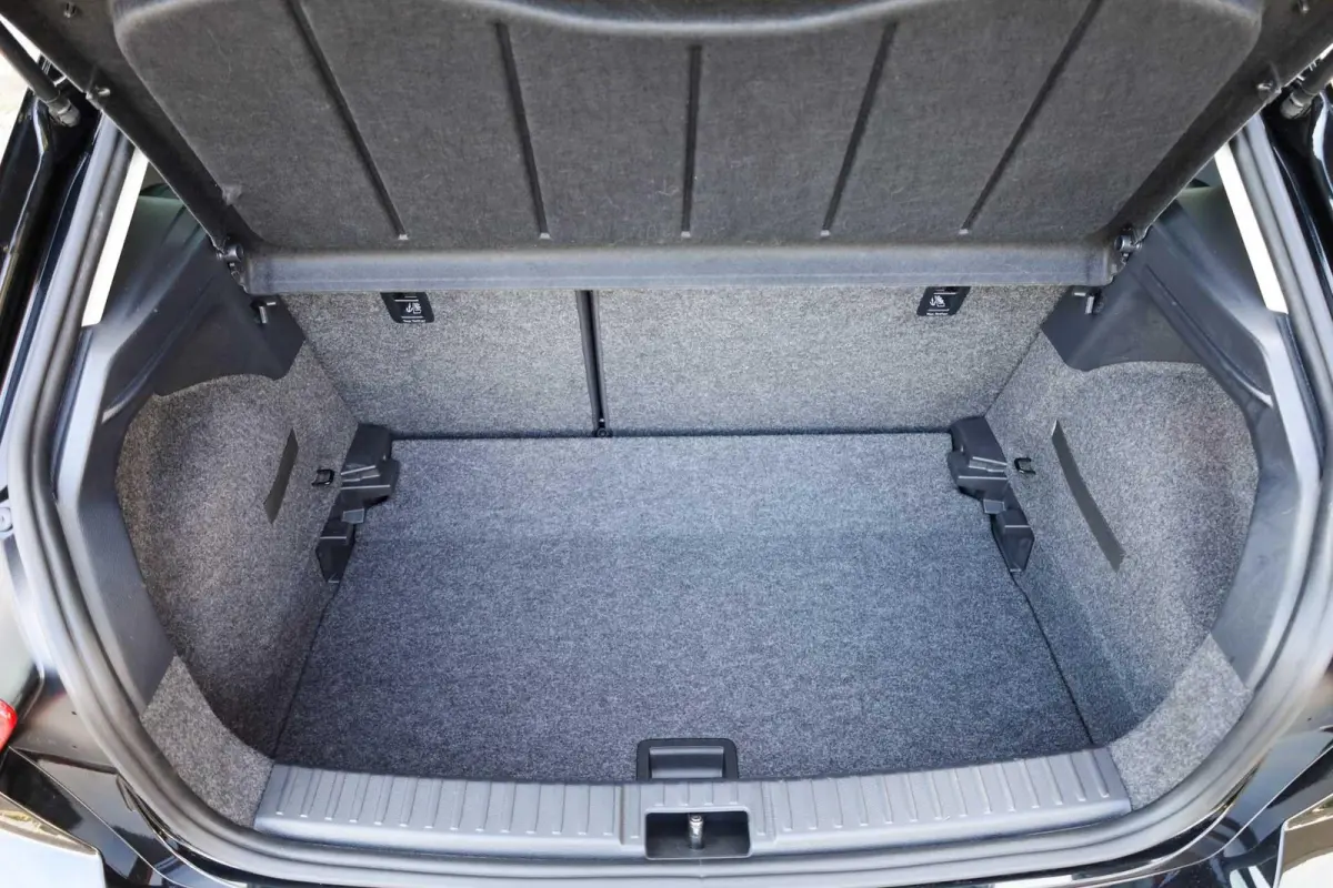 1.0 EcoTSI 95pk Style | Parkeersensor | All-Season Banden | Apple Carplay/Android Auto