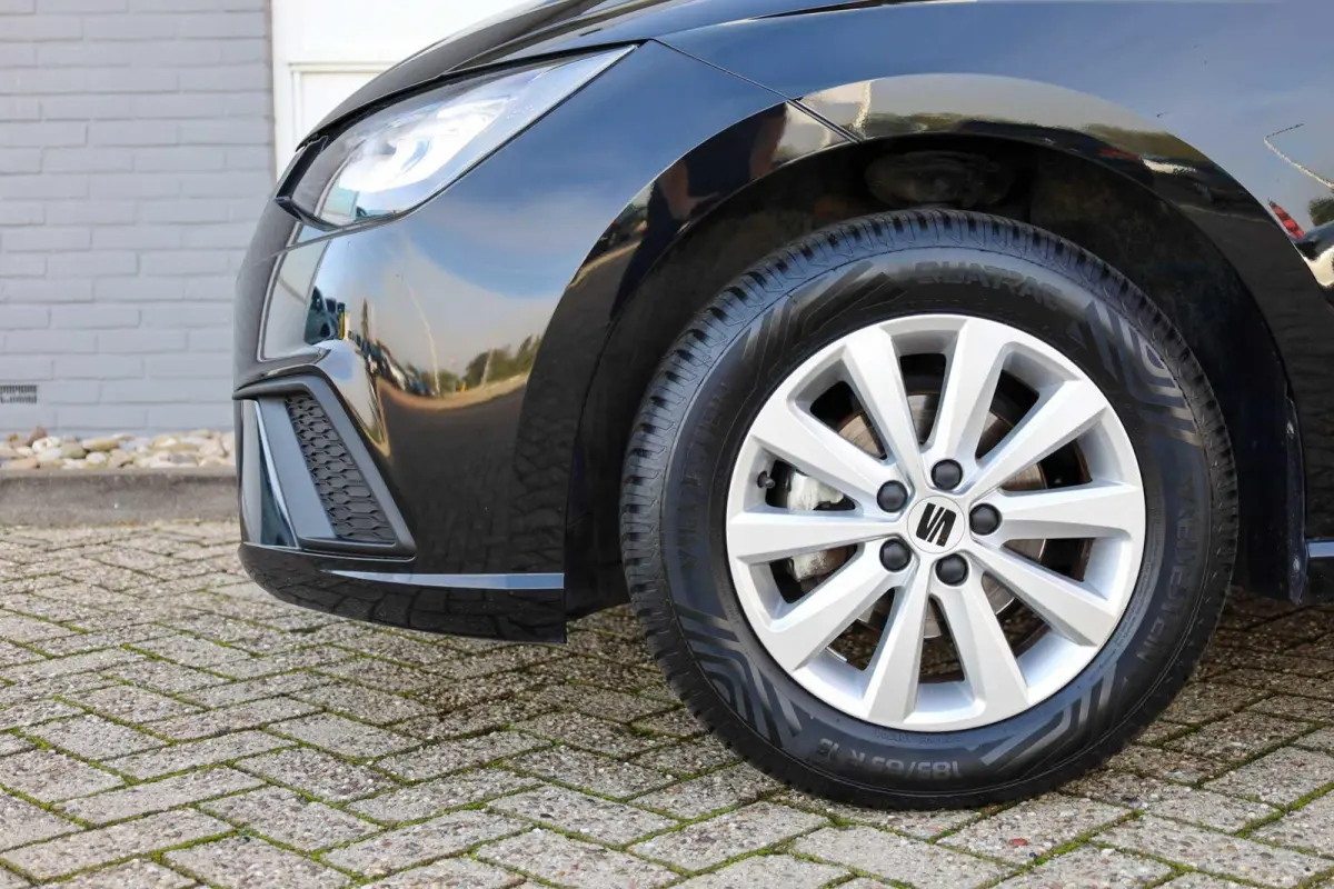 1.0 EcoTSI 95pk Style | Parkeersensor | All-Season Banden | Apple Carplay/Android Auto