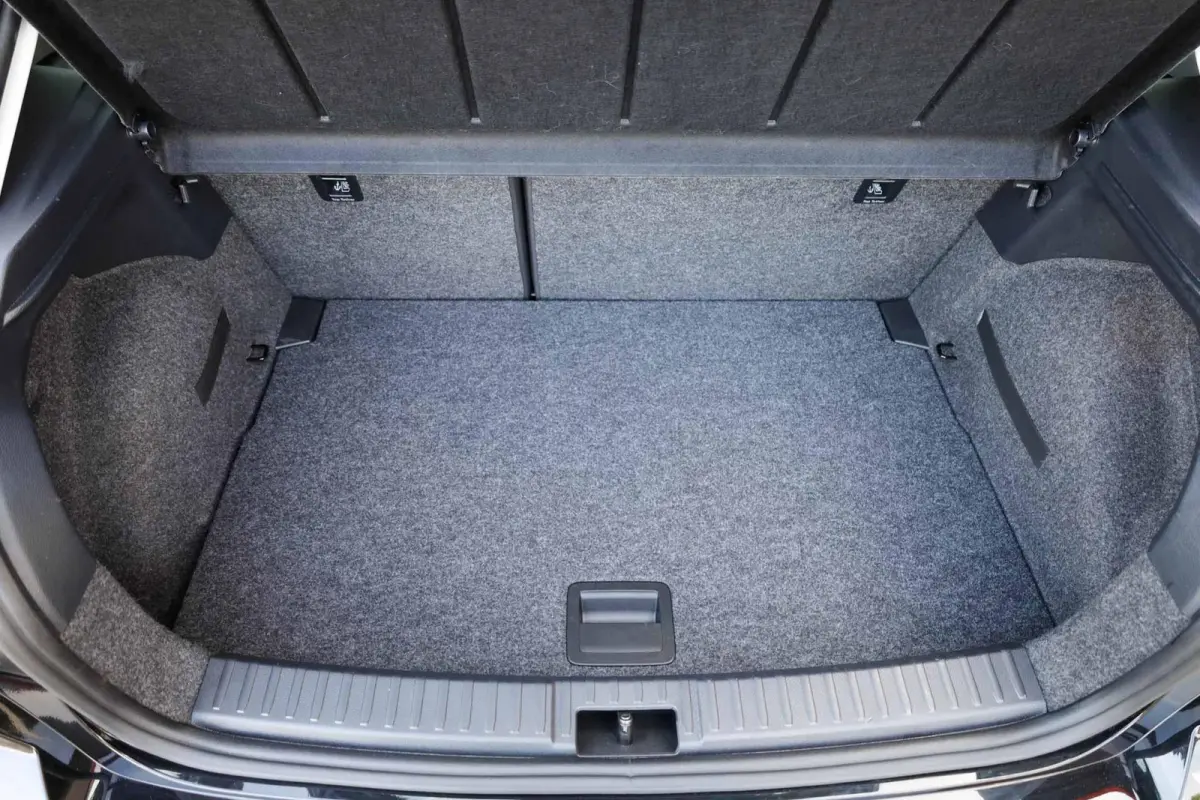 1.0 EcoTSI 95pk Style | Parkeersensor | All-Season Banden | Apple Carplay/Android Auto