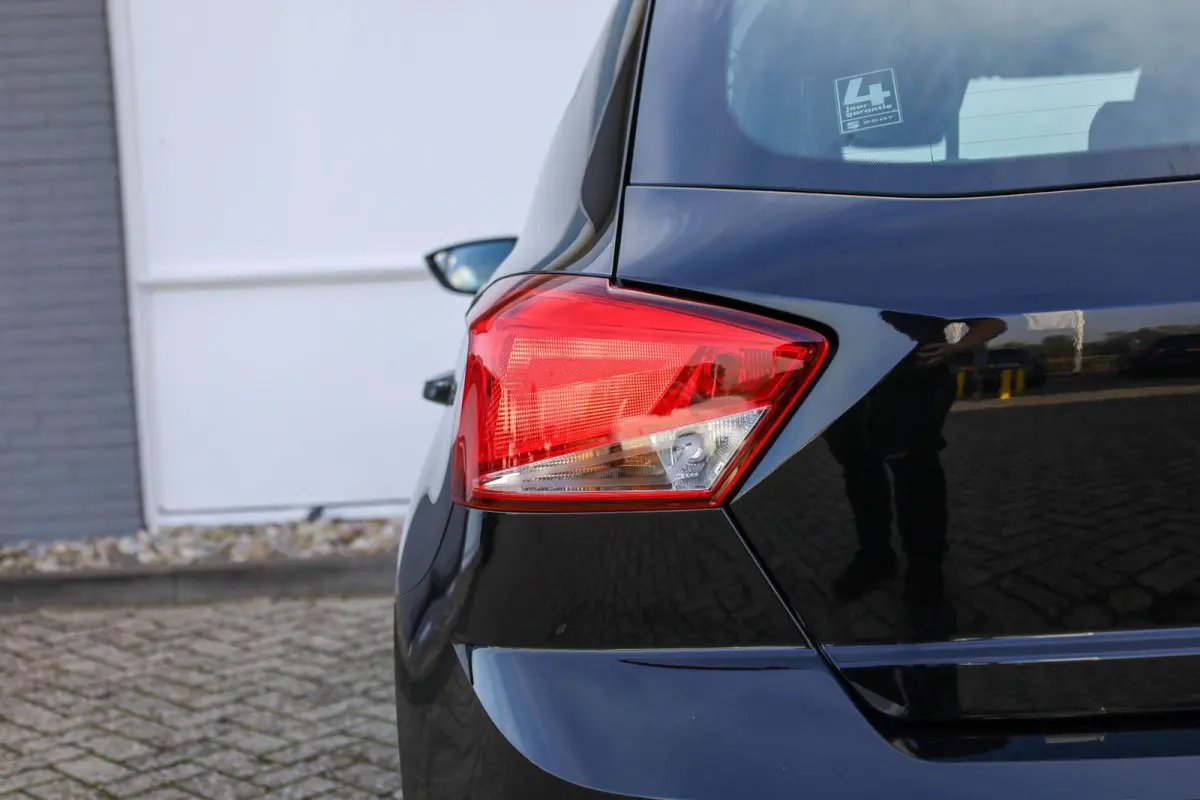 1.0 EcoTSI 95pk Style | Parkeersensor | All-Season Banden | Apple Carplay/Android Auto