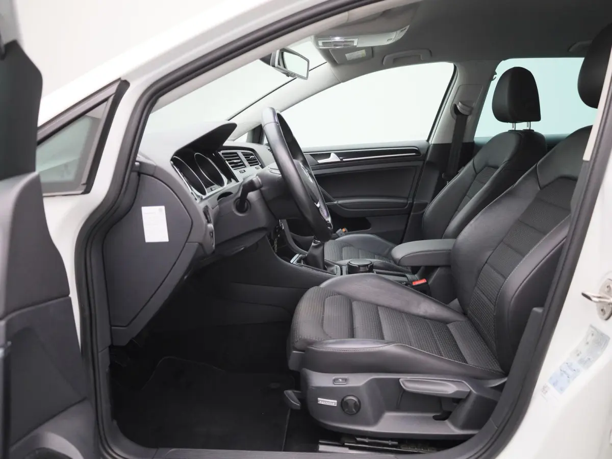 1.4 TSI Business Edition Connected R 125 PK| Origineel Nederlands | 1e Eigenaar | Dealeronderhouden | Trekhaak | R-Line Exterieur | Navigatie | Achteruitrijcamera | Stoelverwarming | Climatr