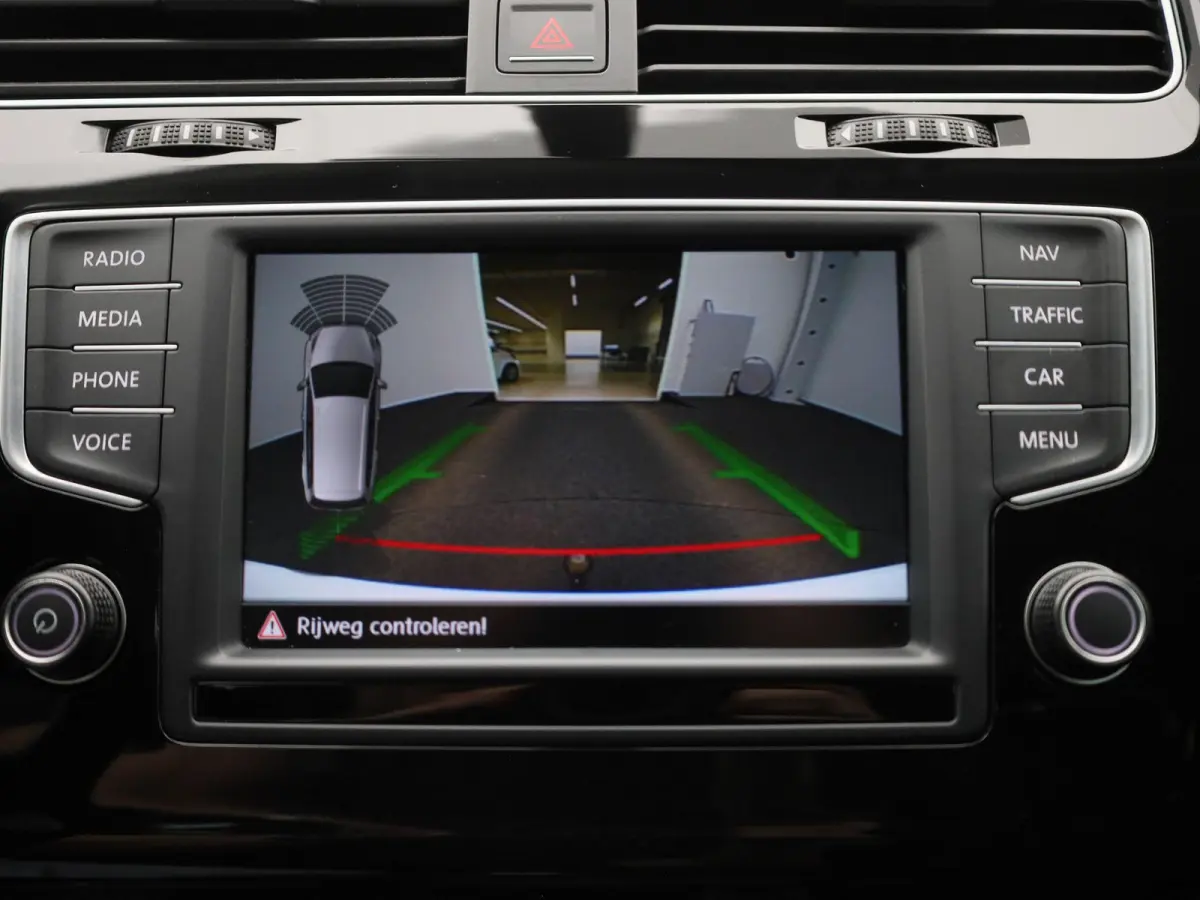 1.4 TSI Business Edition Connected R 125 PK| Origineel Nederlands | 1e Eigenaar | Dealeronderhouden | Trekhaak | R-Line Exterieur | Navigatie | Achteruitrijcamera | Stoelverwarming | Climatr