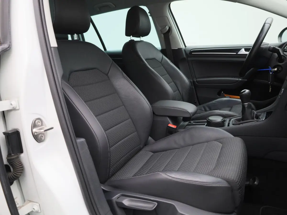 1.4 TSI Business Edition Connected R 125 PK| Origineel Nederlands | 1e Eigenaar | Dealeronderhouden | Trekhaak | R-Line Exterieur | Navigatie | Achteruitrijcamera | Stoelverwarming | Climatr
