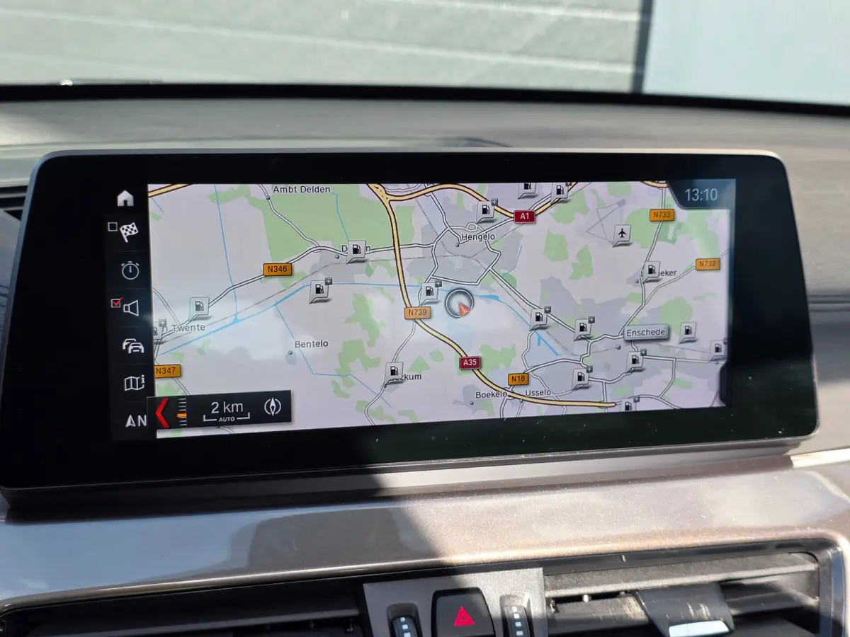 SDrive20i Business Edition Plus | PANO | LEDER | TREKHAAK | NAP | 1E EIGENAAR