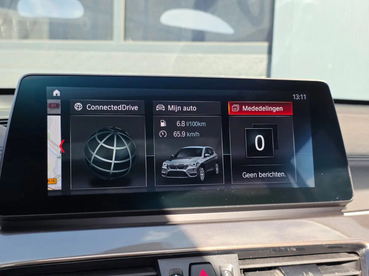 SDrive20i Business Edition Plus | PANO | LEDER | TREKHAAK | NAP | 1E EIGENAAR
