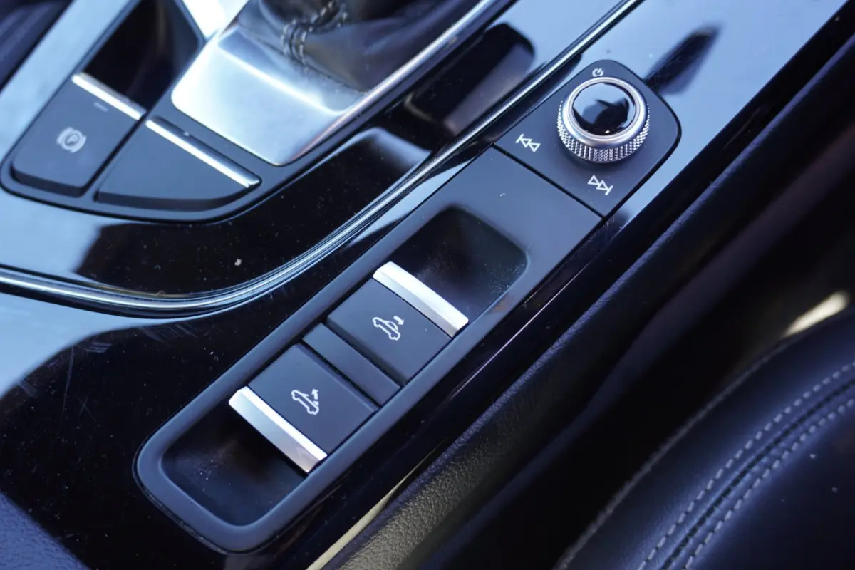 35 TFSI S edition Automaat | Airco | 2023 | S-line | Vol opties |Nek Verwarming | Dealerauto | Inruil mogelijk