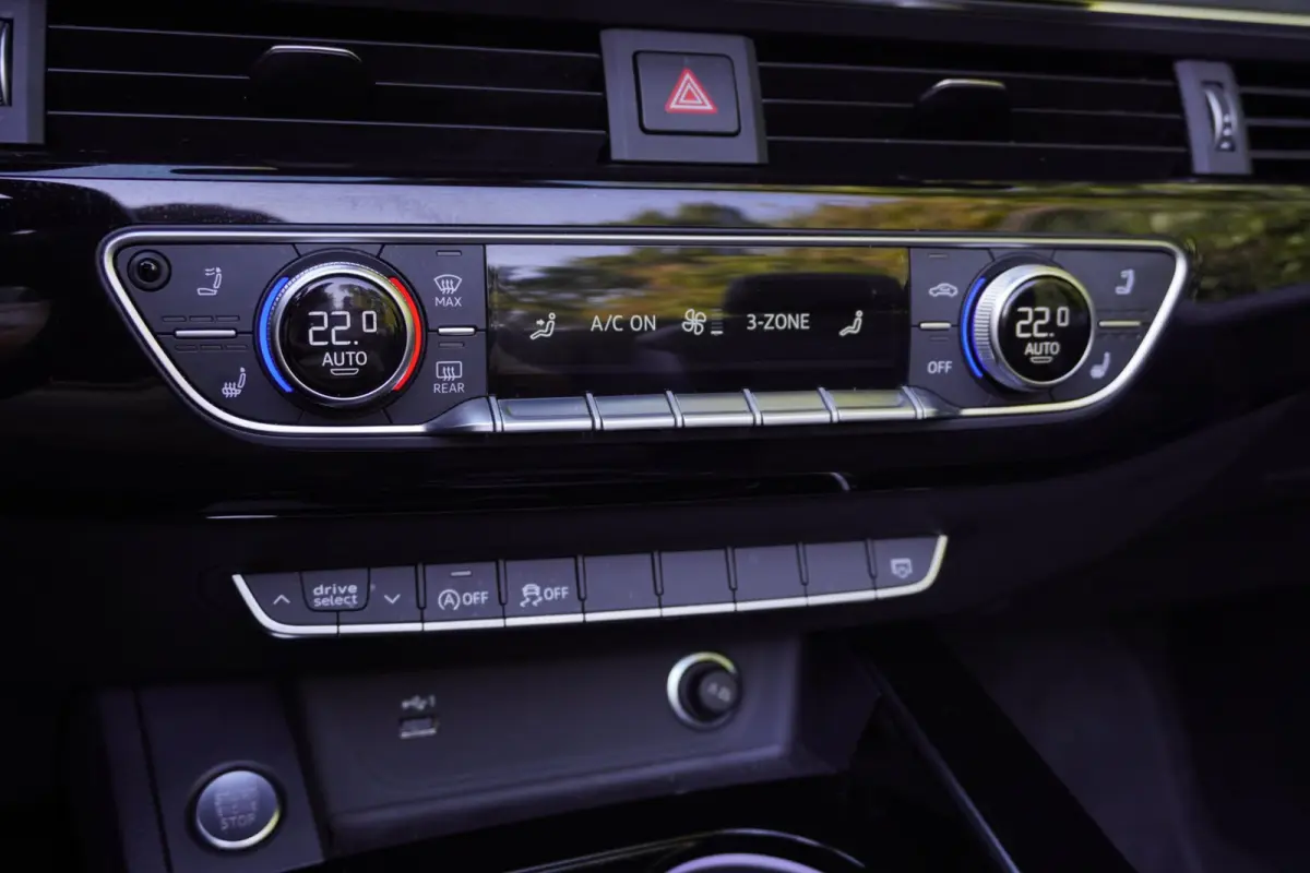35 TFSI S edition Automaat | Airco | 2023 | S-line | Vol opties |Nek Verwarming | Dealerauto | Inruil mogelijk