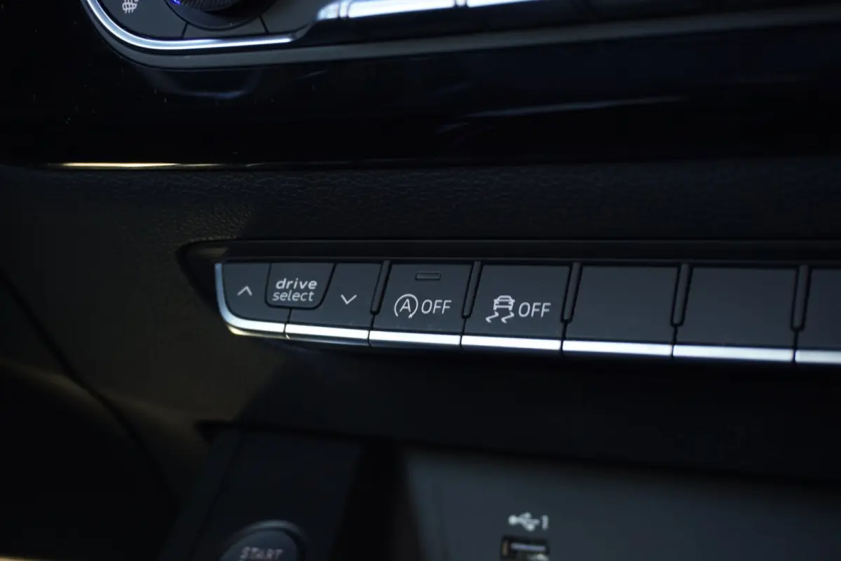35 TFSI S edition Automaat | Airco | 2023 | S-line | Vol opties |Nek Verwarming | Dealerauto | Inruil mogelijk