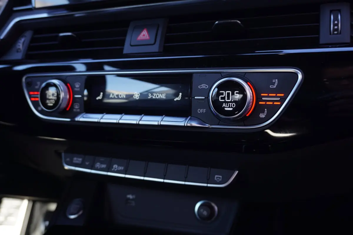 35 TFSI S edition Automaat | Airco | 2023 | S-line | Vol opties |Nek Verwarming | Dealerauto | Inruil mogelijk