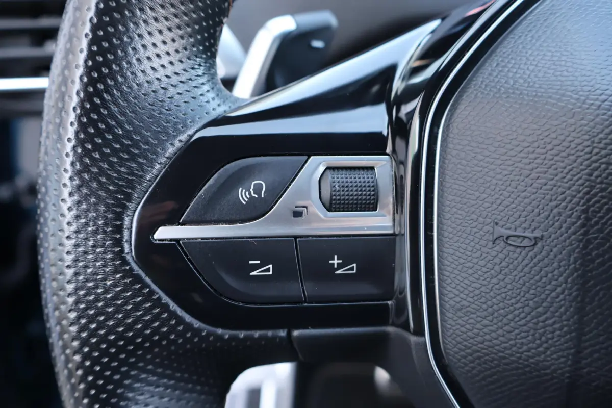1.6 HYbrid 225 GT 1e Eigenaar | Dealer Onderh | NL-Auto | Pano | SOH92% | BTW | Night Vision | Elek klep | Stoelverwarming | 360Cam | Navi | ACC | Climate | Carplay | 1 Kabel