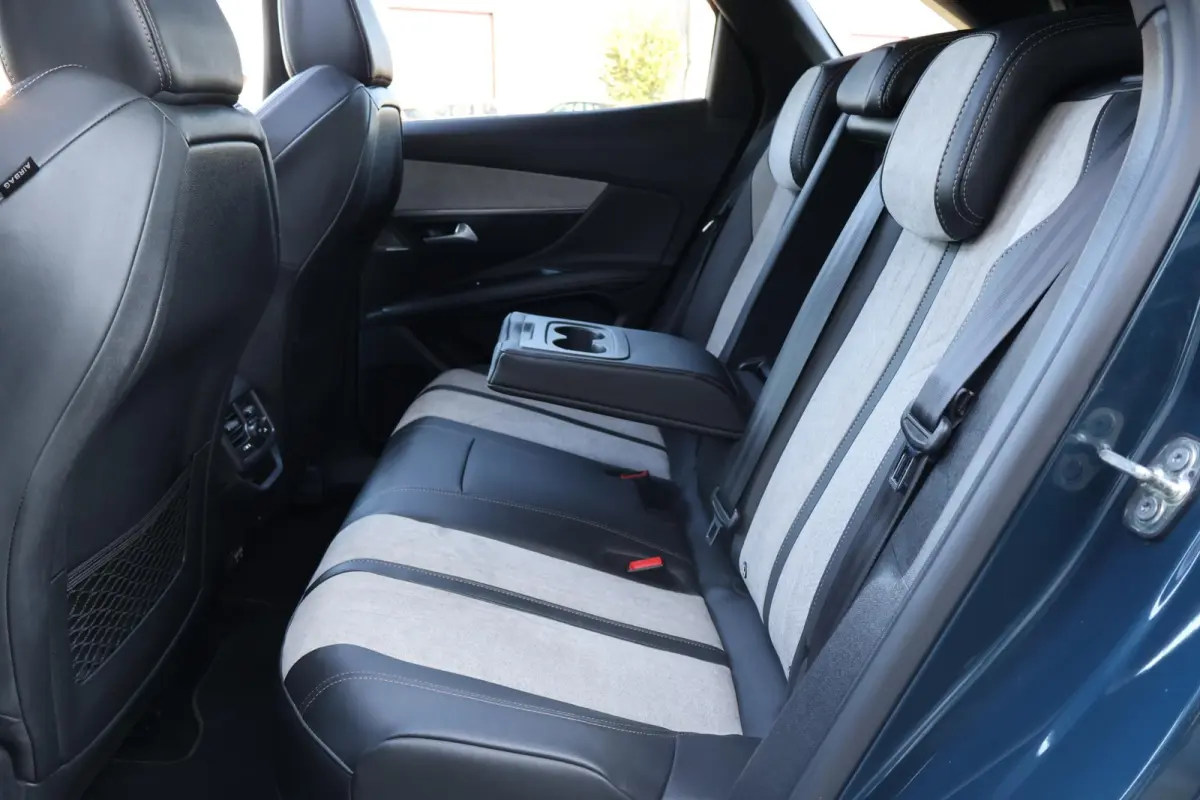 1.6 HYbrid 225 GT 1e Eigenaar | Dealer Onderh | NL-Auto | Pano | SOH92% | BTW | Night Vision | Elek klep | Stoelverwarming | 360Cam | Navi | ACC | Climate | Carplay | 1 Kabel